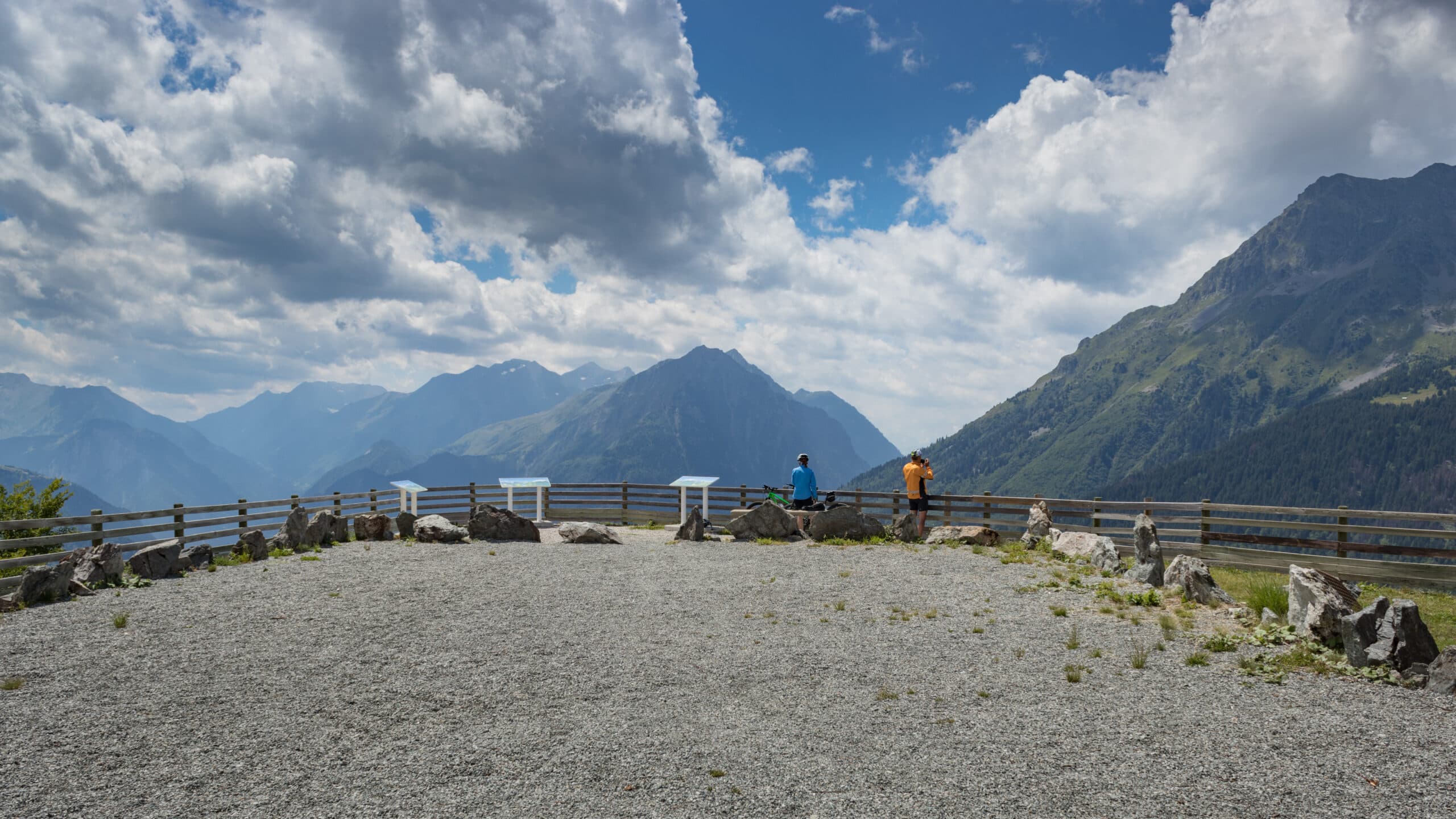 Vaujany's Development Wave: How the Alpe d'Huez Neighbour Became the French Alps' Best-Value New-Build Play in 2026