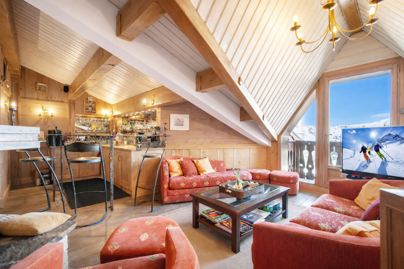 Val Thorens, Les 3 Vallées apartment for sale - Val Thorens | Rare 5-Bedroom Ski-In/Ski-Out Duplex with Panoramic Mountain Views - gallery image 3