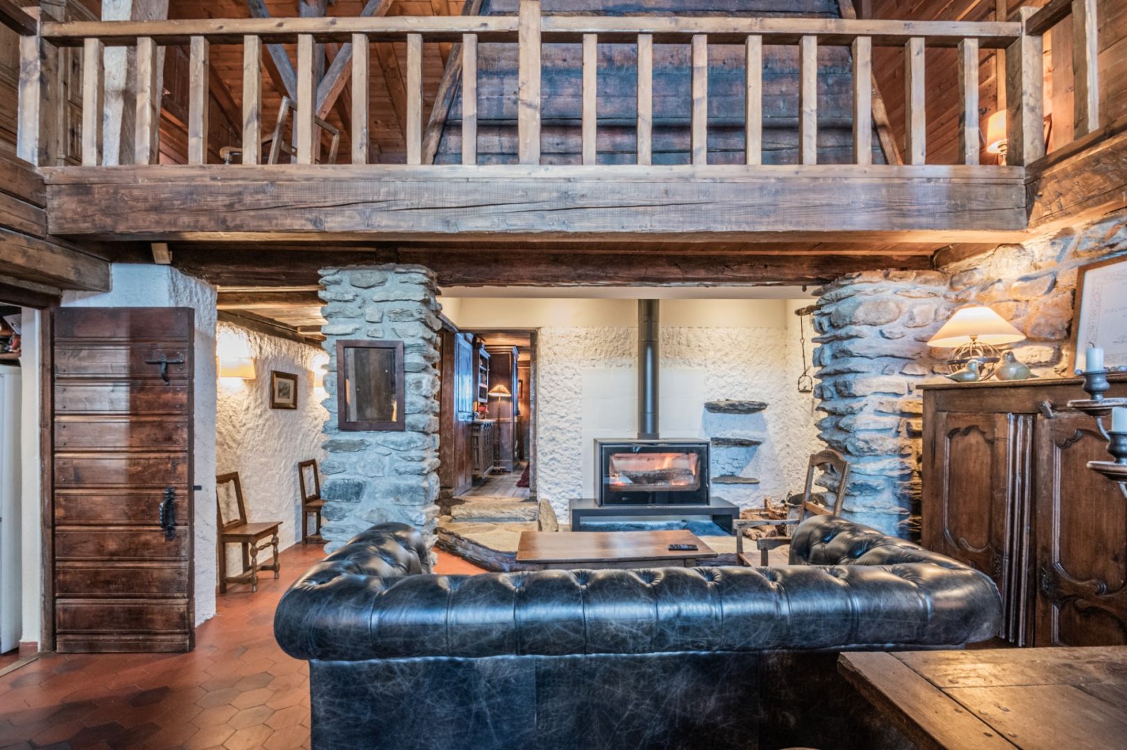 Chamonix, Chamonix Valley chalet for sale - Chamonix | Renovated 6-Bedroom Chalet with Panoramic Mountain Views - gallery image 3