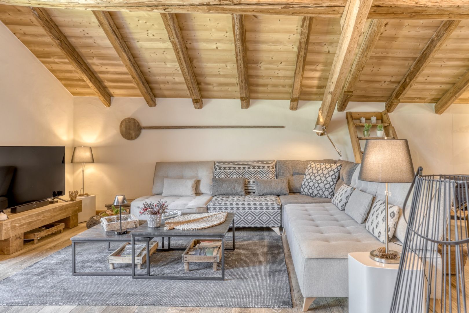 Saint-Gervais-les-Bains, Evasion Mont-Blanc chalet for sale - Saint-Gervais-les-Bains | Renovated 5-Bedroom Chalet - gallery image 2