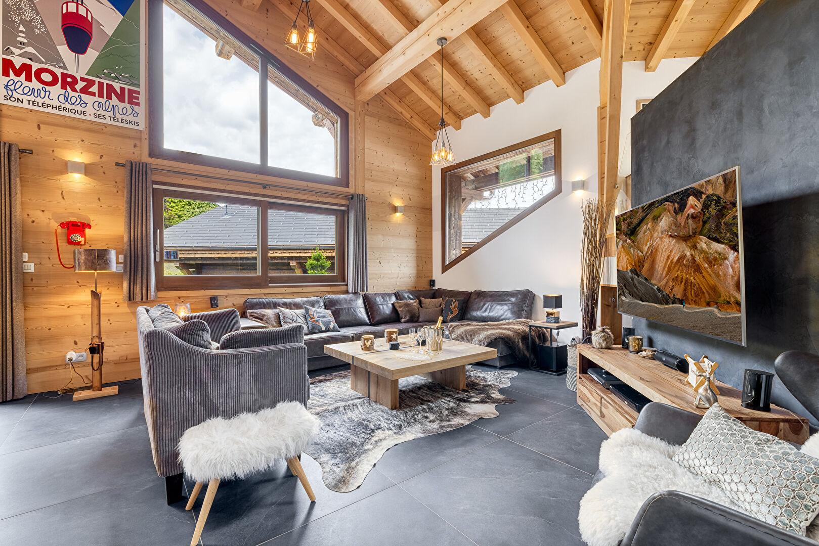 Morzine, Les Portes du Soleil chalet for sale - Morzine | 7-Bedroom Chalet in Village Centre - gallery image 2