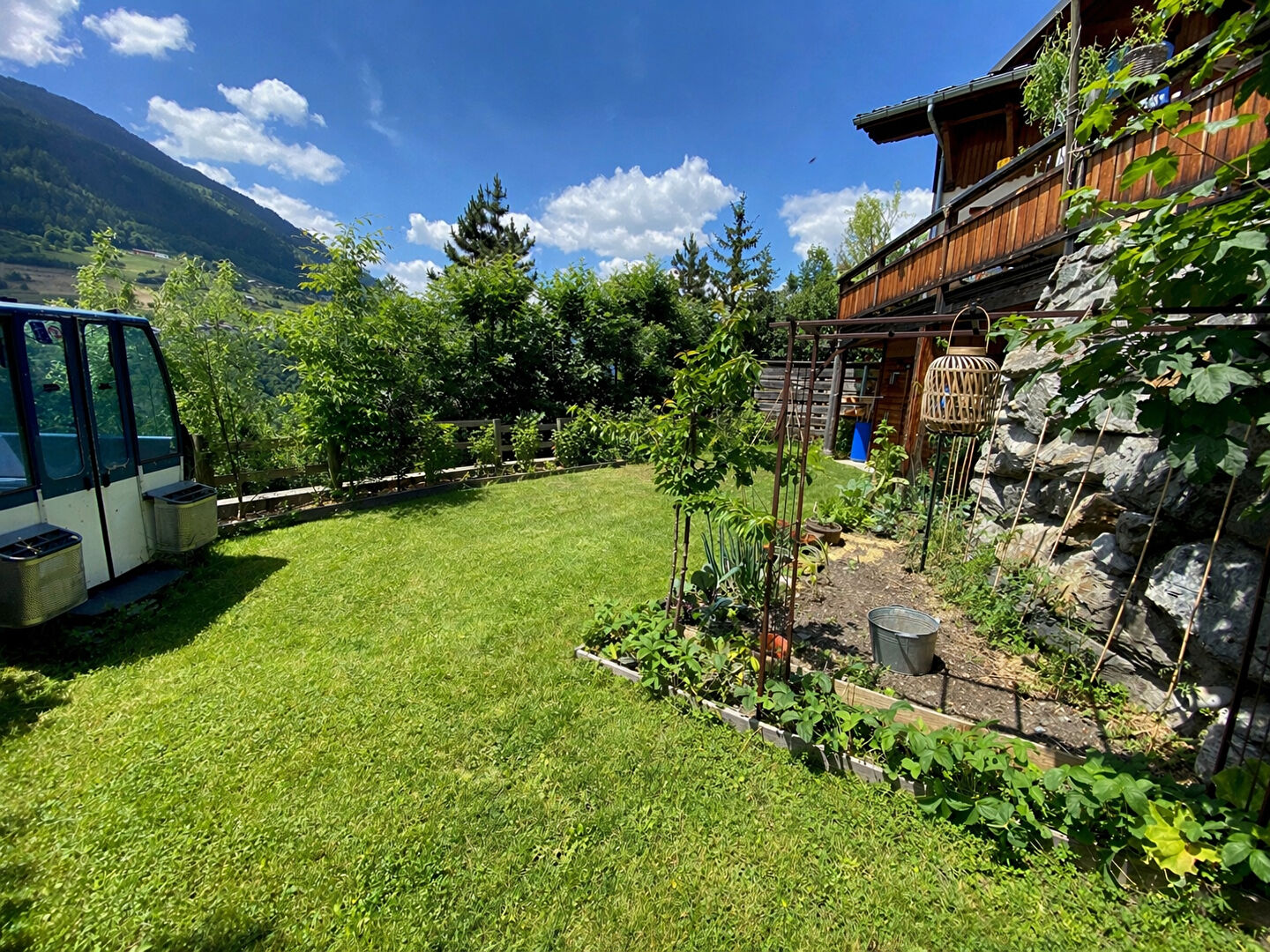 Sainte-Foy-Tarentaise, Sainte-Foy chalet for sale - Sainte-Foy-Tarentaise | Renovated 5-Bedroom Chalet with Panoramic Mountain Views - gallery image 2