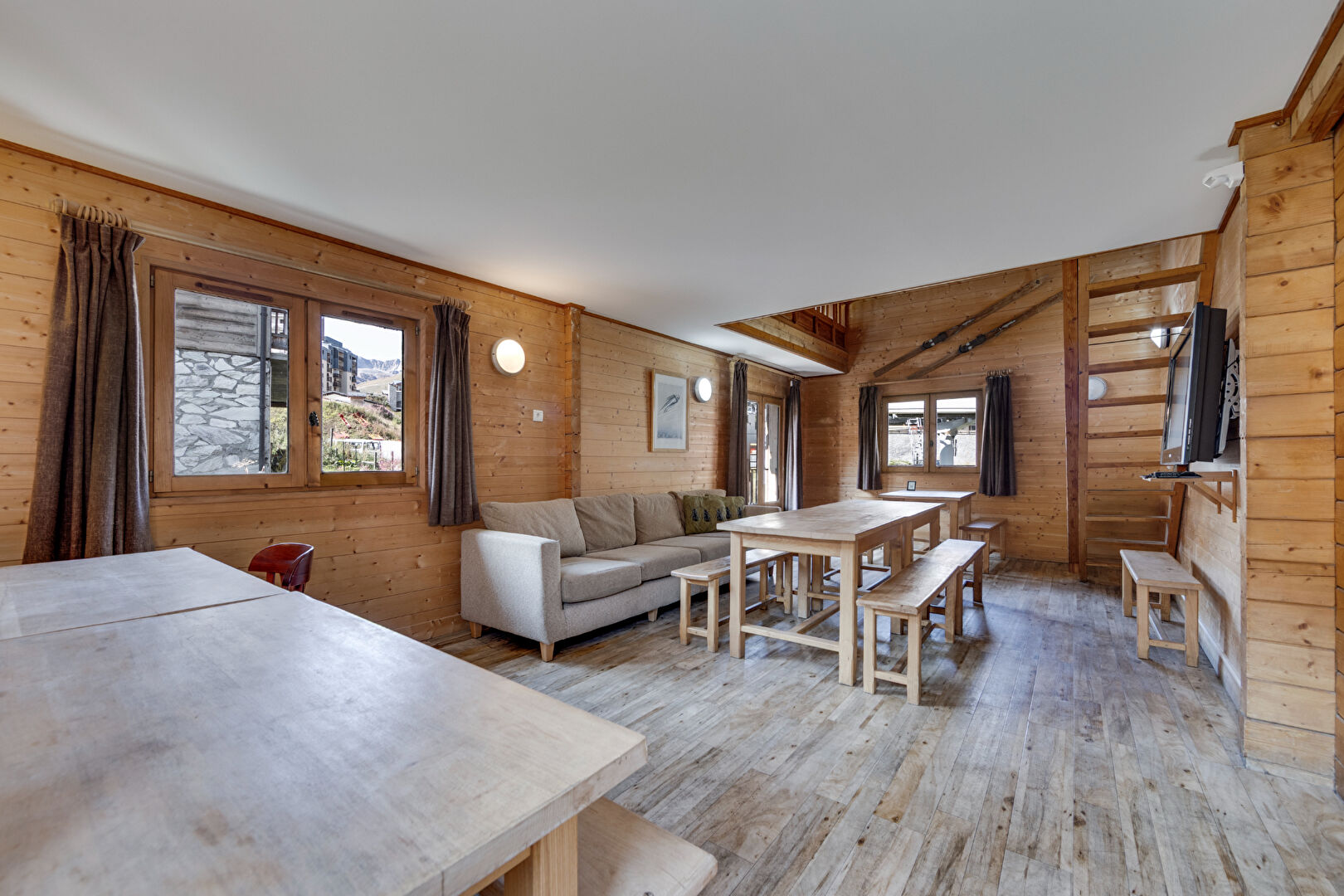 Tignes, Espace Killy chalet for sale - Tignes | Rare 13-Bedroom Ski-In/Ski-Out Chalet - gallery image 2