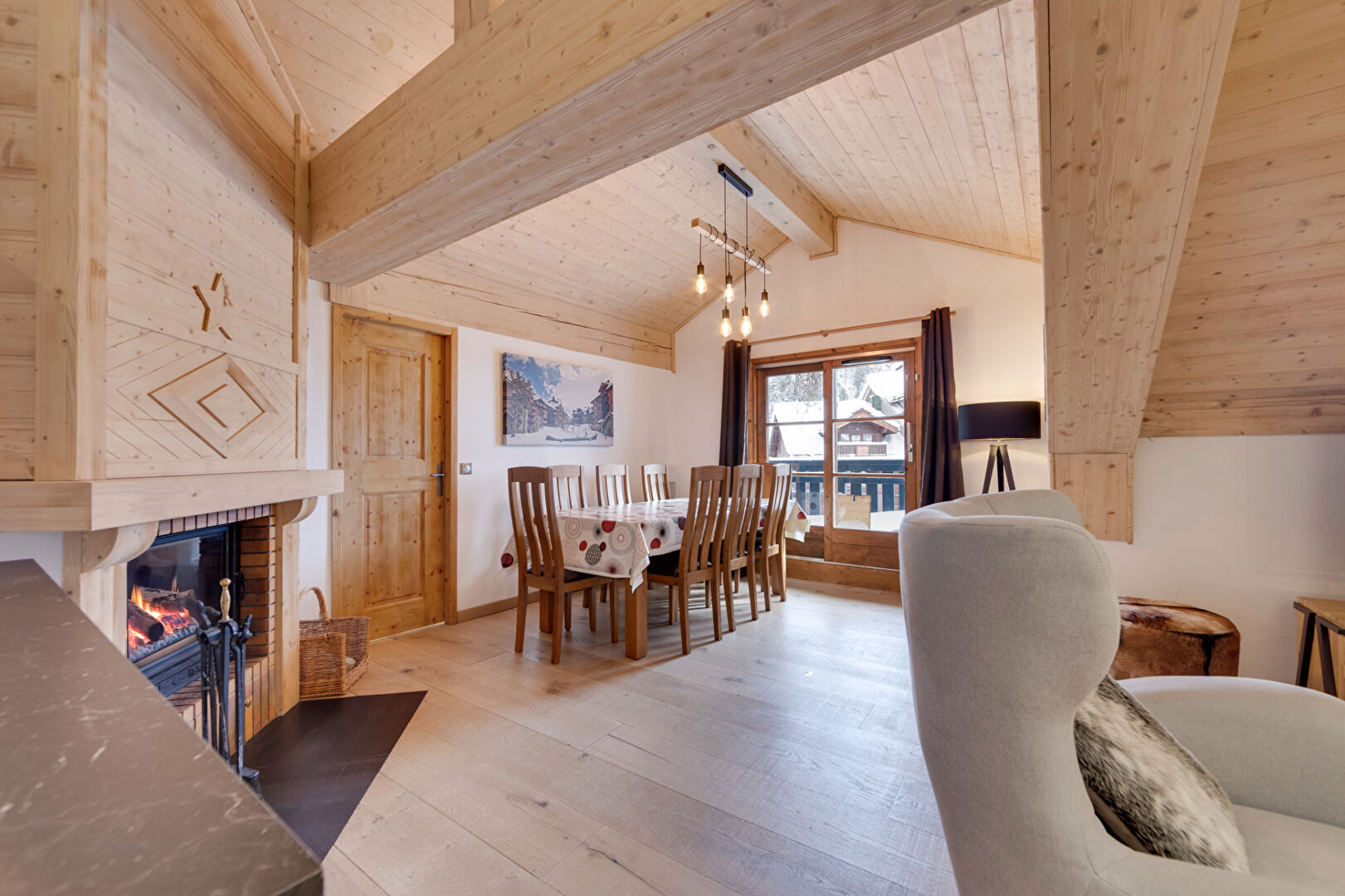 les Arcs, Paradiski apartment for sale - les Arcs | Renovated 2-Bedroom Ski-In/Ski-Out Apartment with Panoramic Mountain Views - gallery image 2