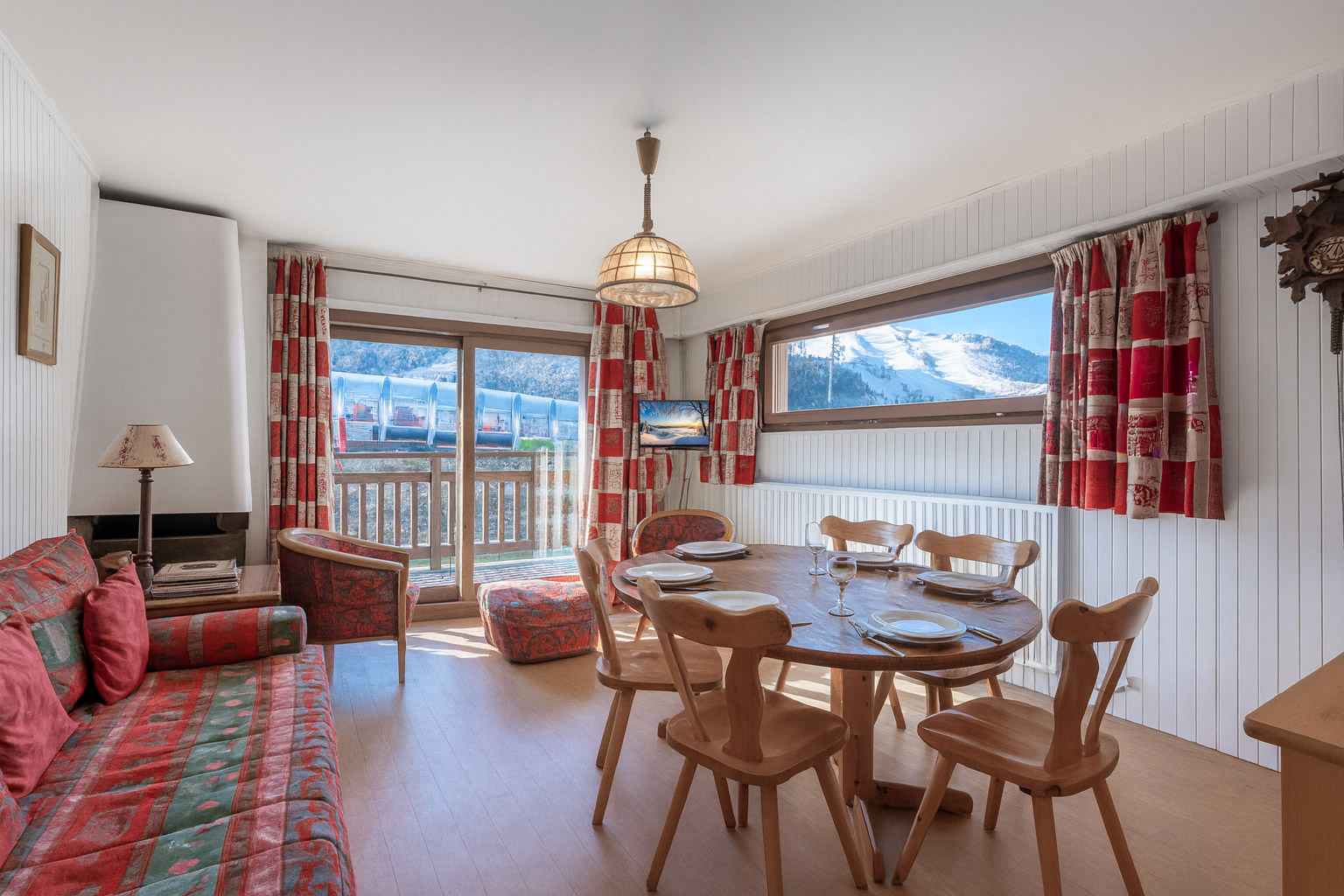 Courchevel, Les 3 Vallées apartment for sale - Courchevel | Rare 2-Bedroom Ski-In/Ski-Out Apartment in Resort Centre