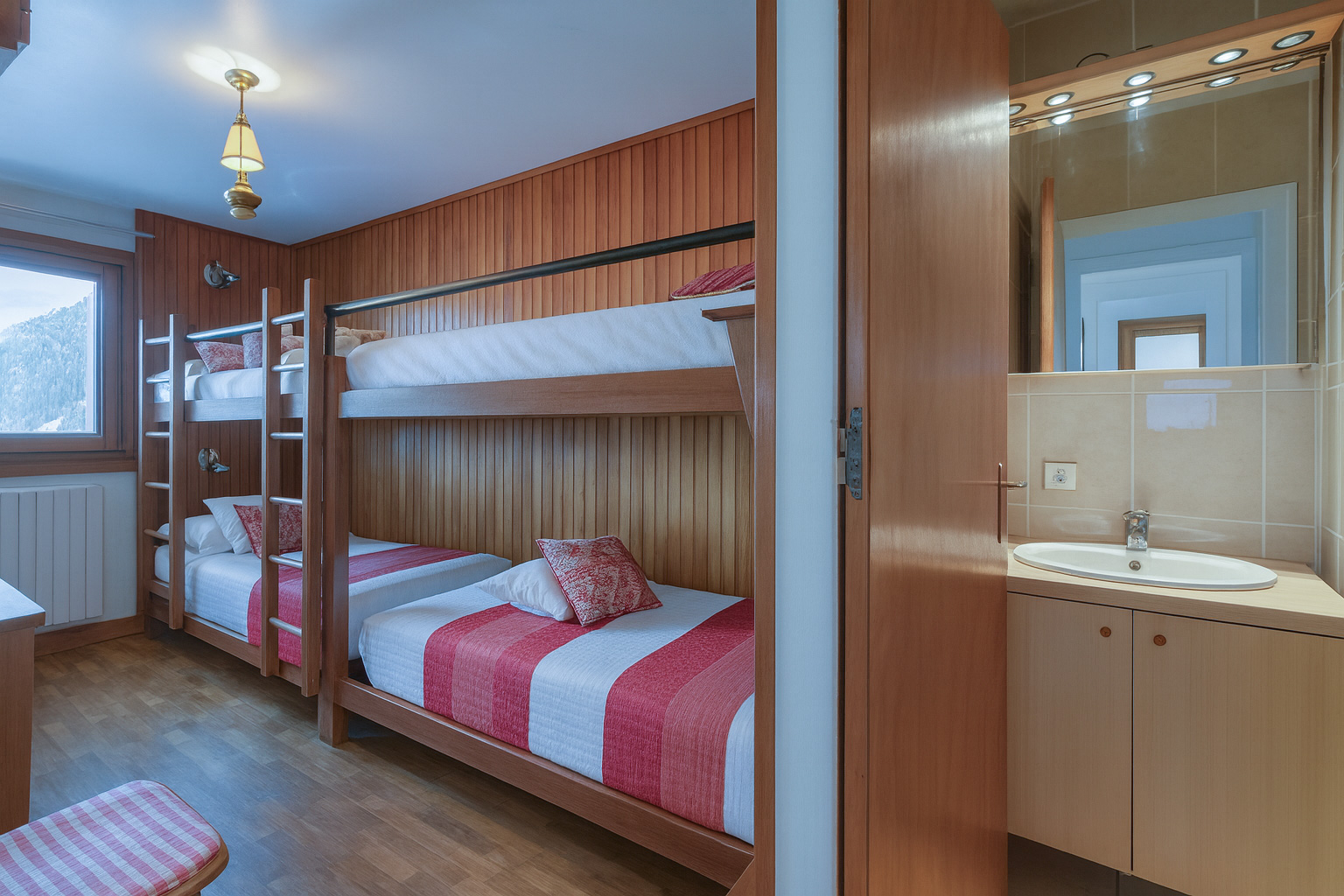 Courchevel, Les 3 Vallées apartment for sale - Courchevel | Rare 2-Bedroom Ski-In/Ski-Out Apartment in Resort Centre - gallery image 2