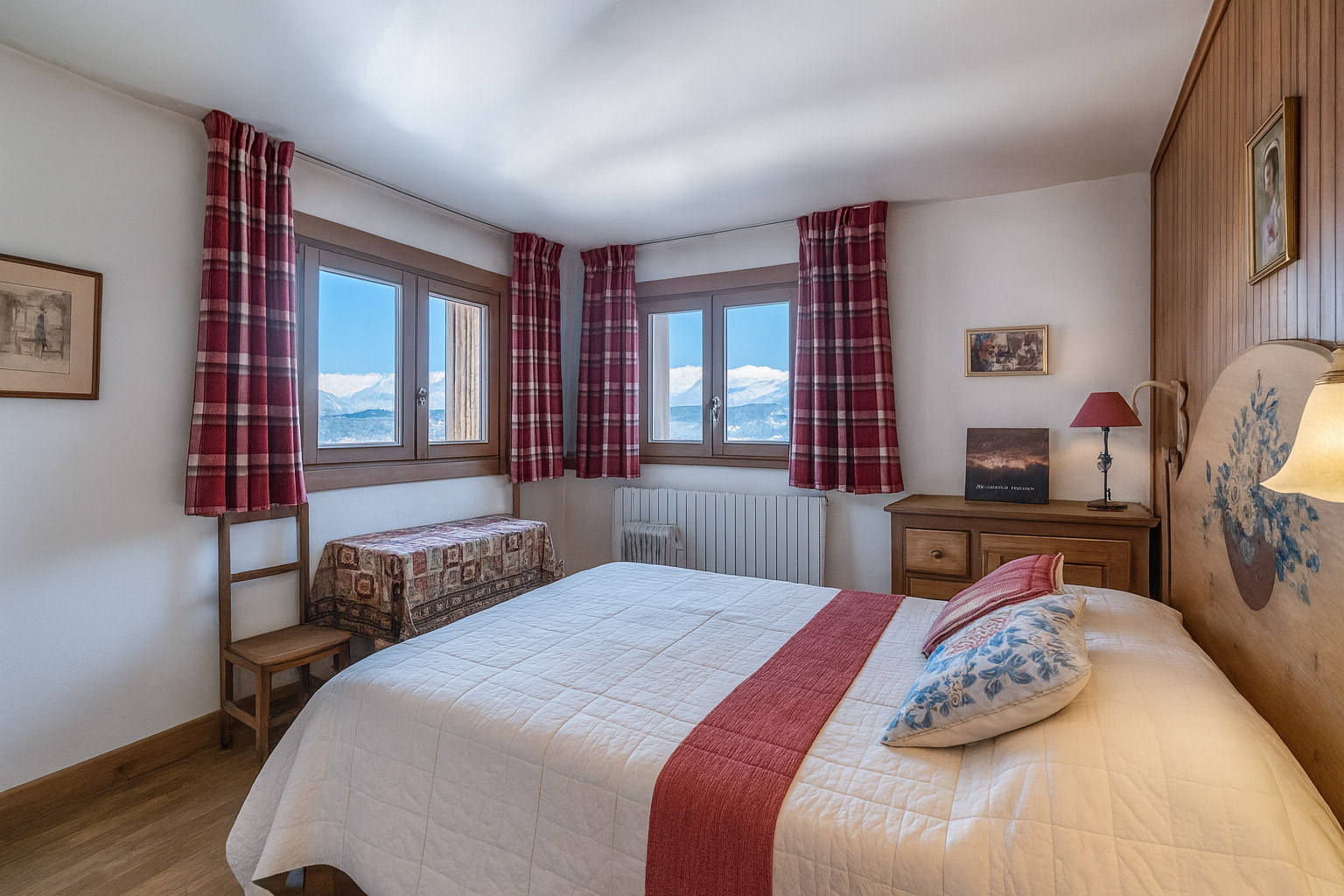 Courchevel, Les 3 Vallées apartment for sale - Courchevel | Rare 2-Bedroom Ski-In/Ski-Out Apartment in Resort Centre - gallery image 3