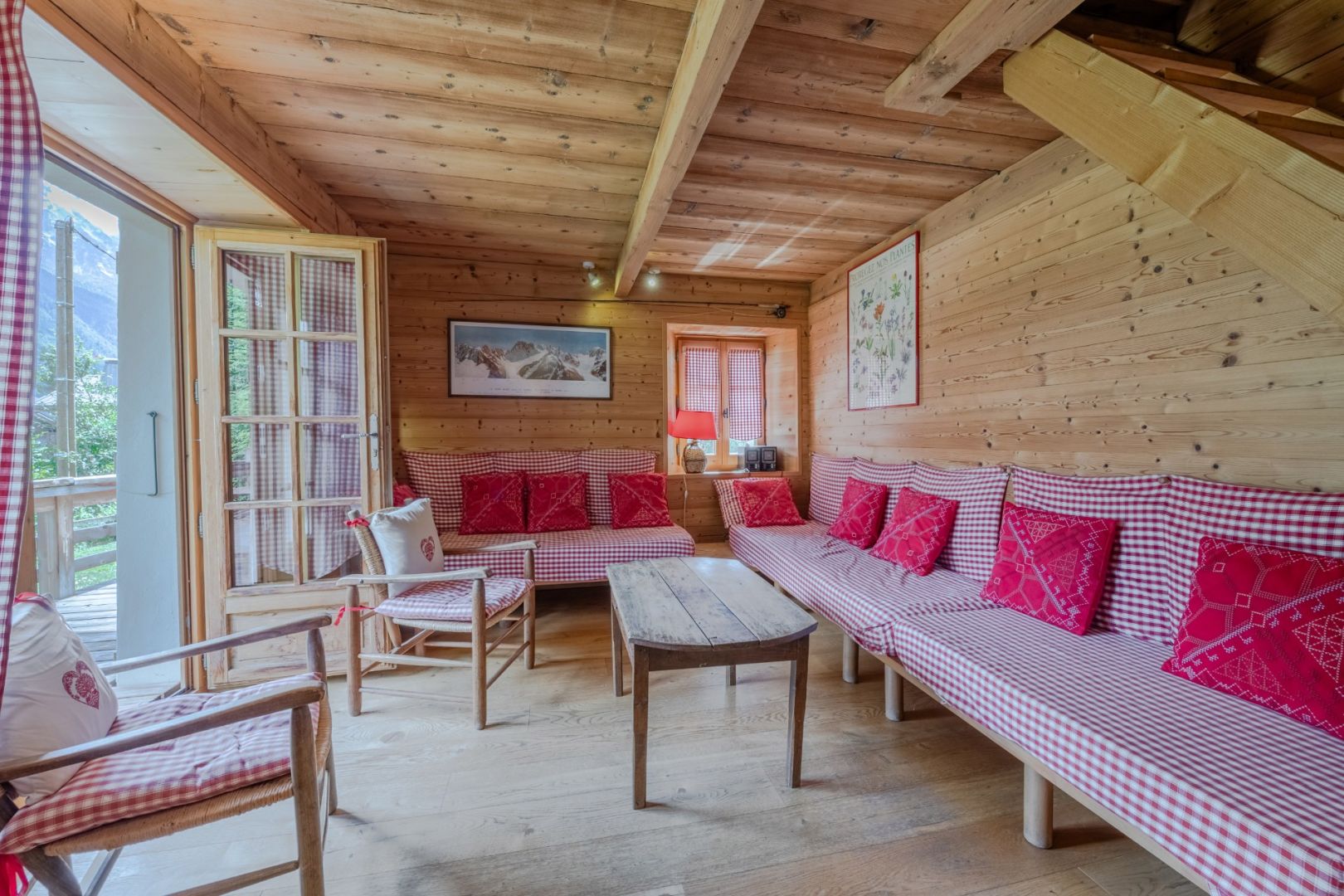 Chamonix, Chamonix Valley chalet for sale - Chamonix | Exceptional 5-Bedroom Chalet with Mountain Views - gallery image 3