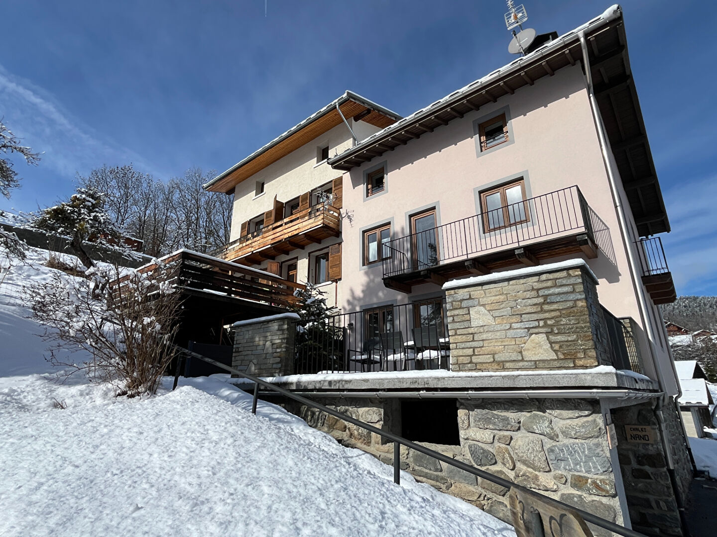 Méribel, Les 3 Vallées chalet for sale - Méribel | Renovated 9-Bedroom Chalet - gallery image 2
