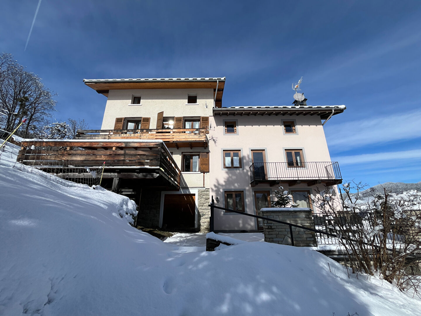 Méribel, Les 3 Vallées chalet for sale - Méribel | Renovated 9-Bedroom Chalet - gallery image 3