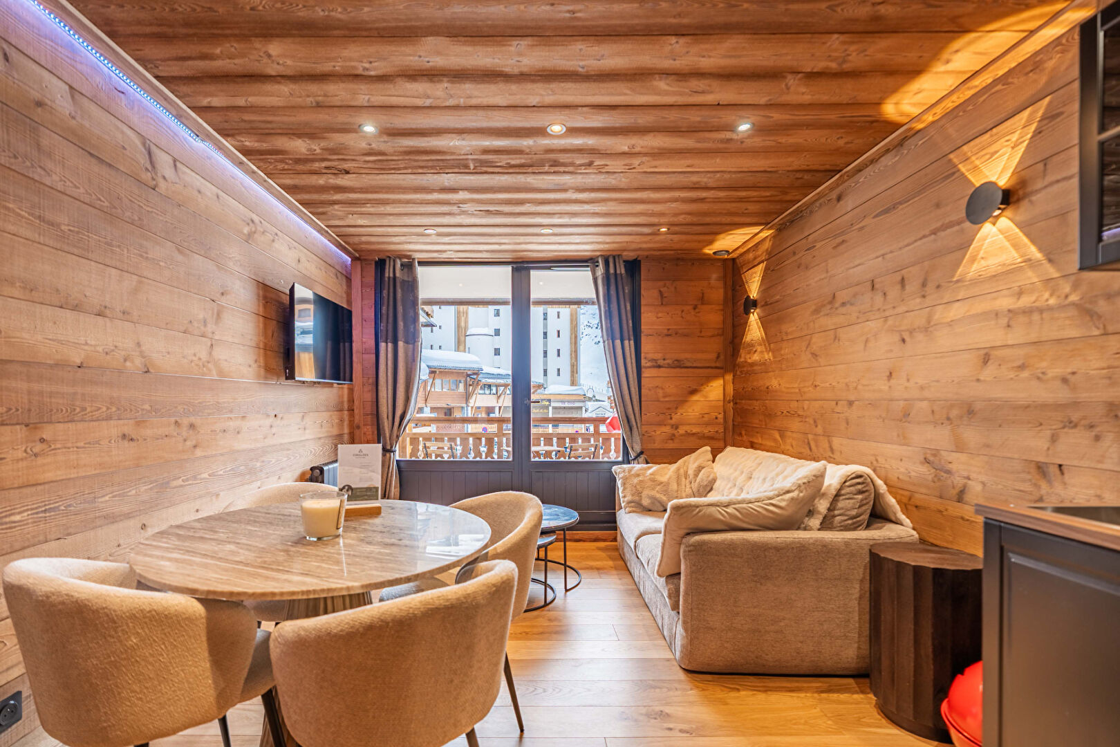 Val Thorens, Les 3 Vallées apartment for sale - Val Thorens | Renovated 2-Bedroom Apartment in Resort Centre