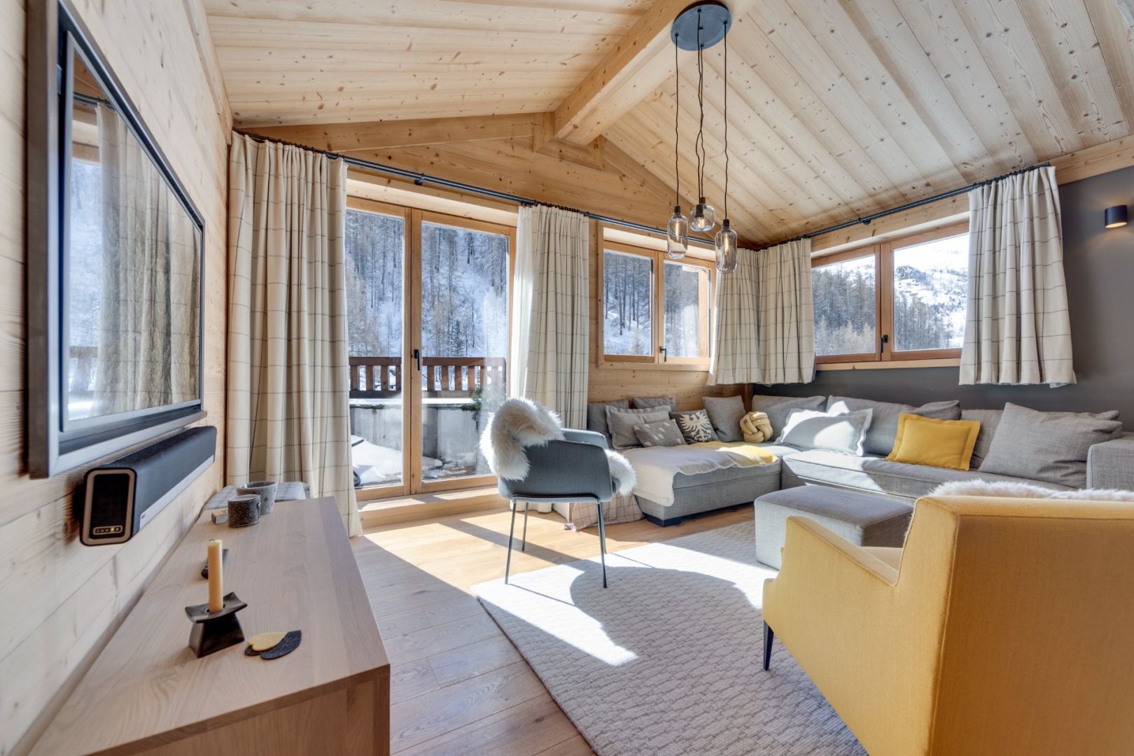 Val d Isere, Espace Killy apartment for sale - Val d Isere | 4-Bedroom Duplex with Panoramic Mountain Views - gallery image 2