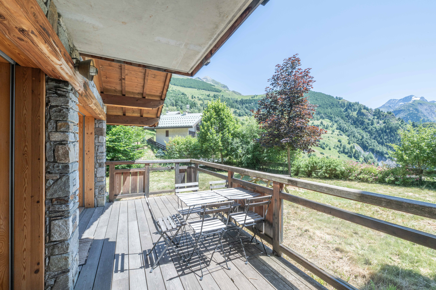 les Deux Alpes, Les 2 Alpes chalet for sale - les Deux Alpes | Rare 8-Bedroom Chalet with Mountain Views - gallery image 3