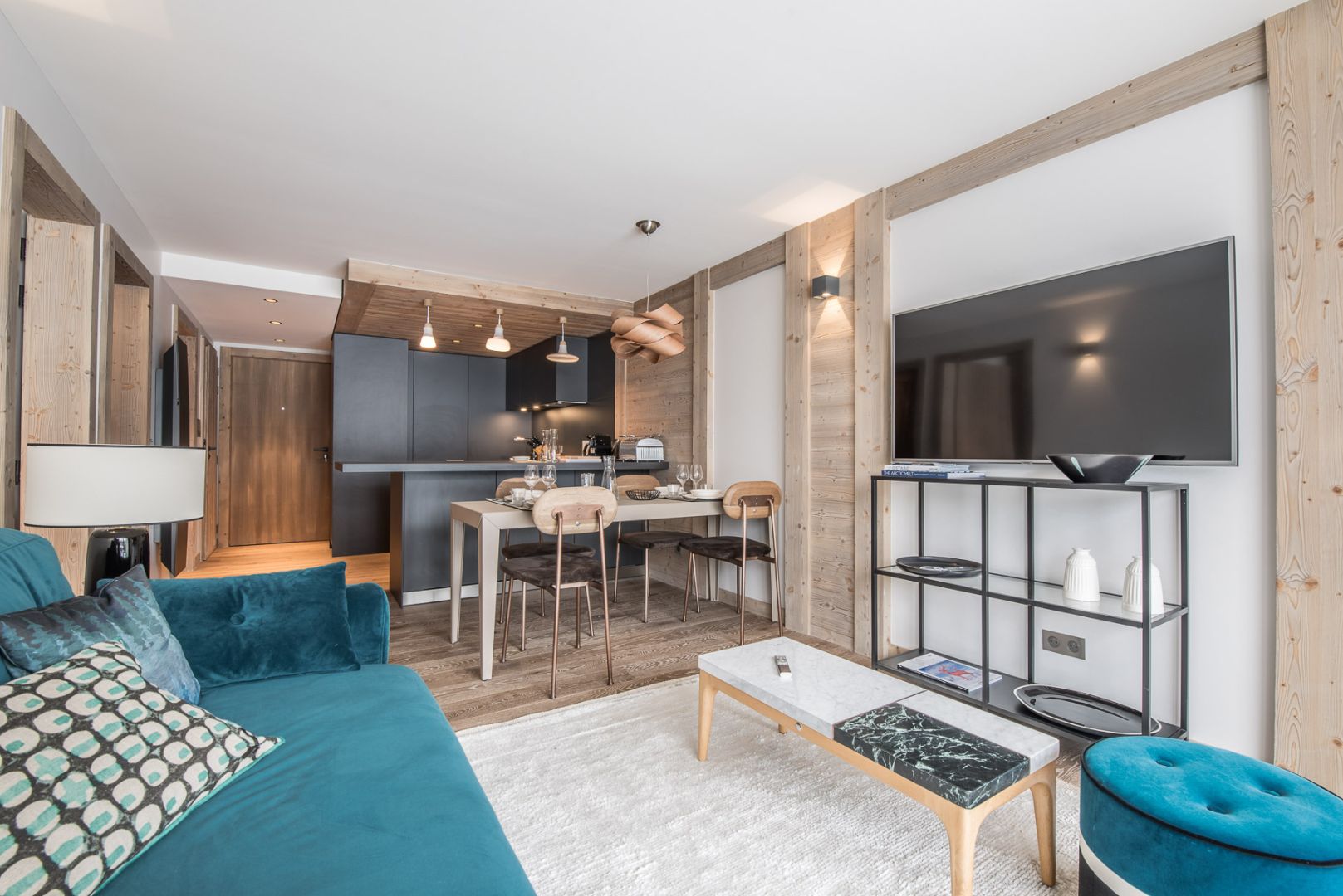 Courchevel, Les 3 Vallées apartment for sale - Courchevel | Exceptional 1-Bedroom Ski-In/Ski-Out Apartment in Resort Centre - gallery image 2