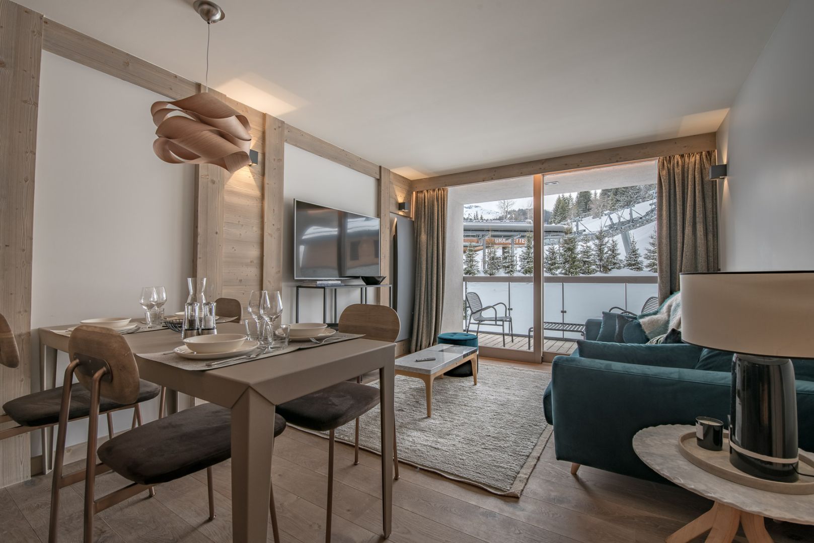 Courchevel, Les 3 Vallées apartment for sale - Courchevel | Exceptional 1-Bedroom Ski-In/Ski-Out Apartment in Resort Centre - gallery image 3