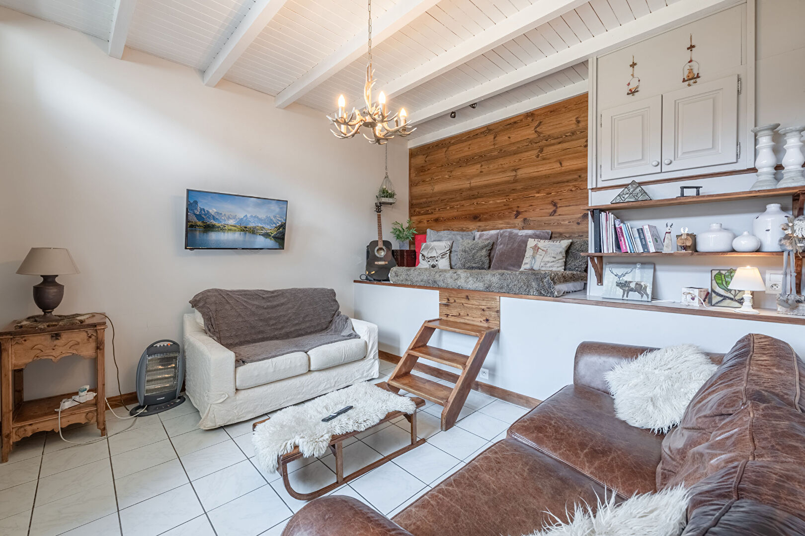Morzine, Les Portes du Soleil apartment for sale - Morzine | 3-Bedroom Duplex with Panoramic Mountain Views - gallery image 2