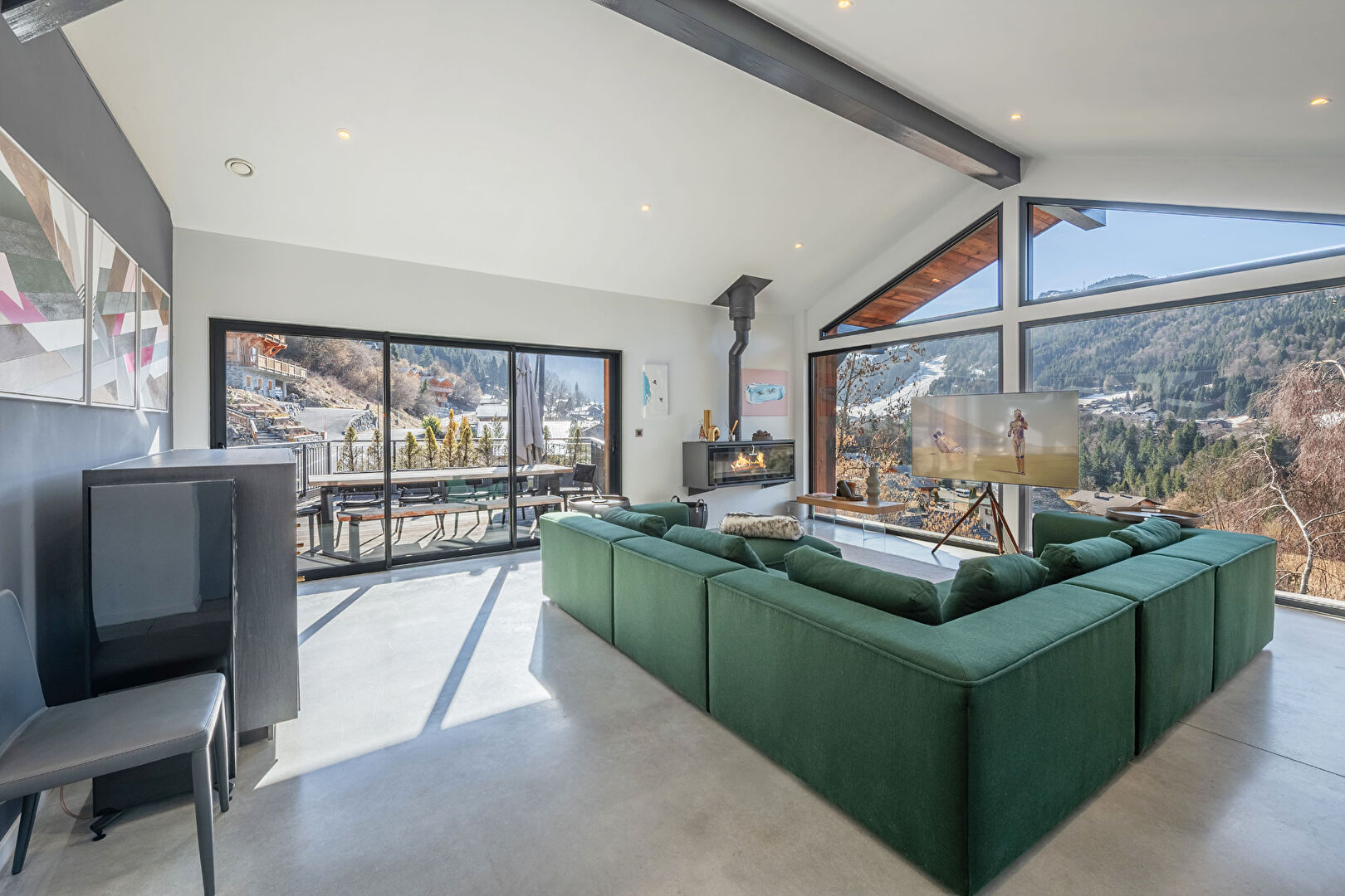 Morzine, Les Portes du Soleil chalet for sale - Morzine | Exceptional 4-Bedroom Chalet with Panoramic Mountain Views - gallery image 2