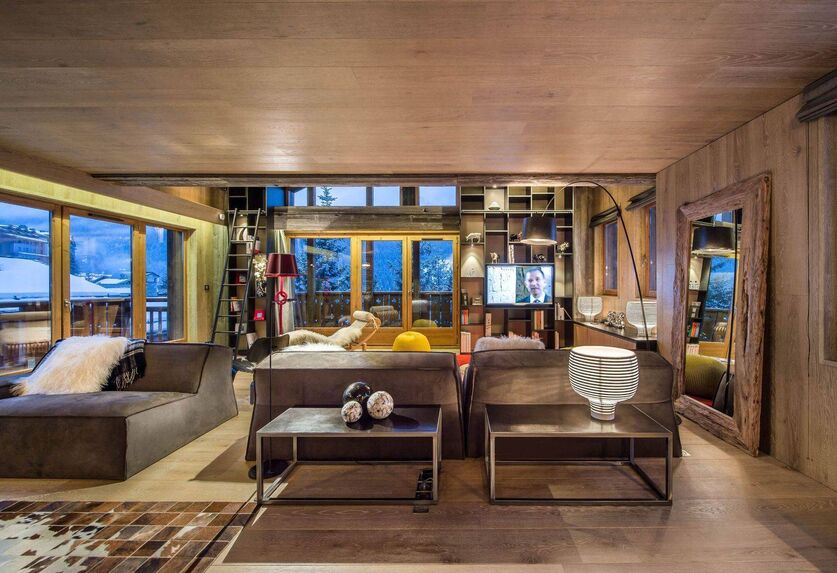 Courchevel, Les 3 Vallées chalet for sale - Courchevel | Rare 5-Bedroom Chalet with South-west-facing Balcony