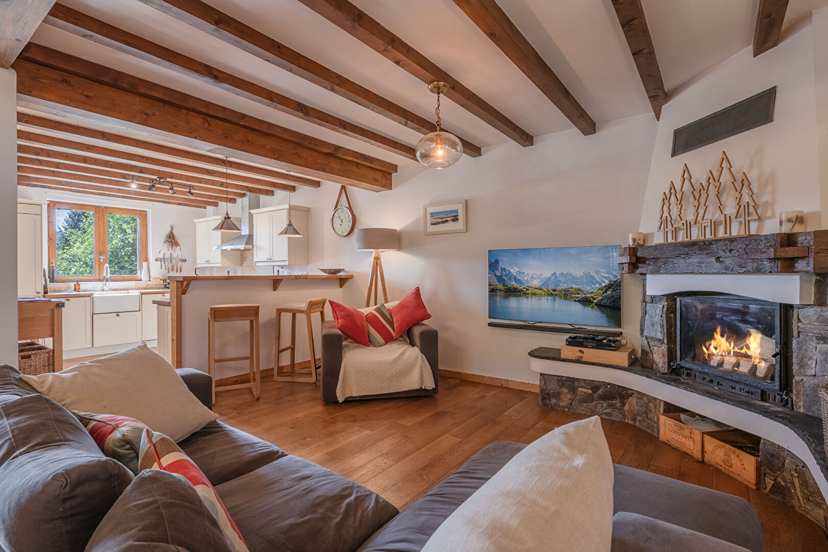 Morzine, Les Portes du Soleil chalet for sale - Morzine | Renovated 3-Bedroom Chalet - gallery image 3