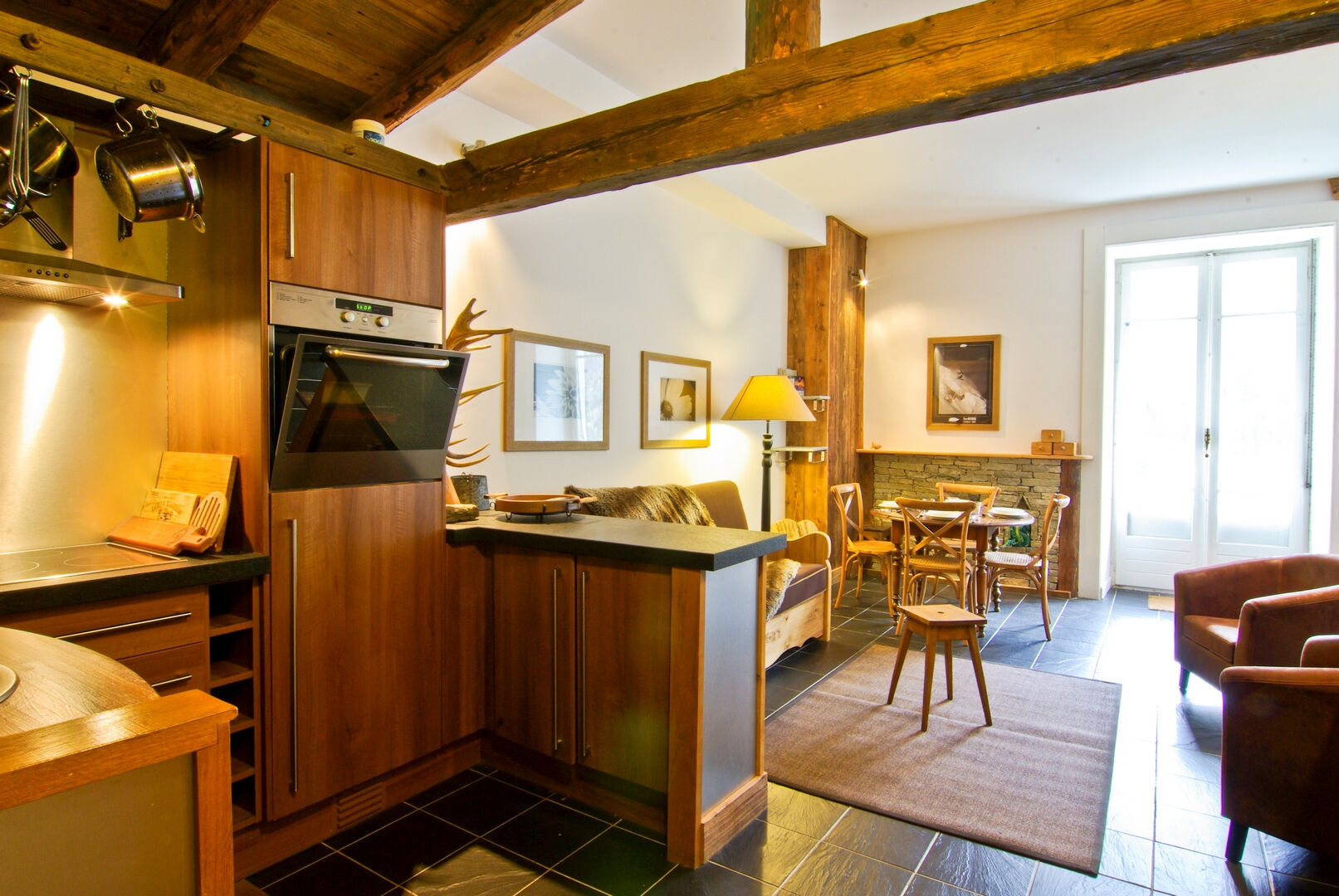 Chamonix Mont Blanc, Chamonix Valley apartment for sale - Chamonix Mont Blanc | Exceptional 1-Bedroom Apartment - gallery image 2
