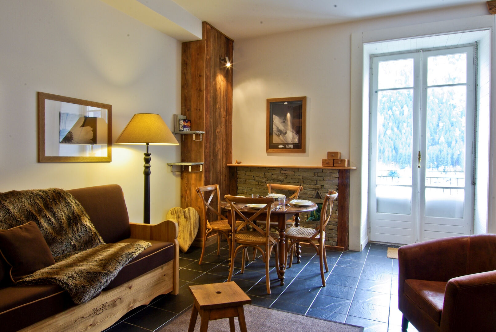 Chamonix Mont Blanc, Chamonix Valley apartment for sale - Chamonix Mont Blanc | Exceptional 1-Bedroom Apartment - gallery image 3