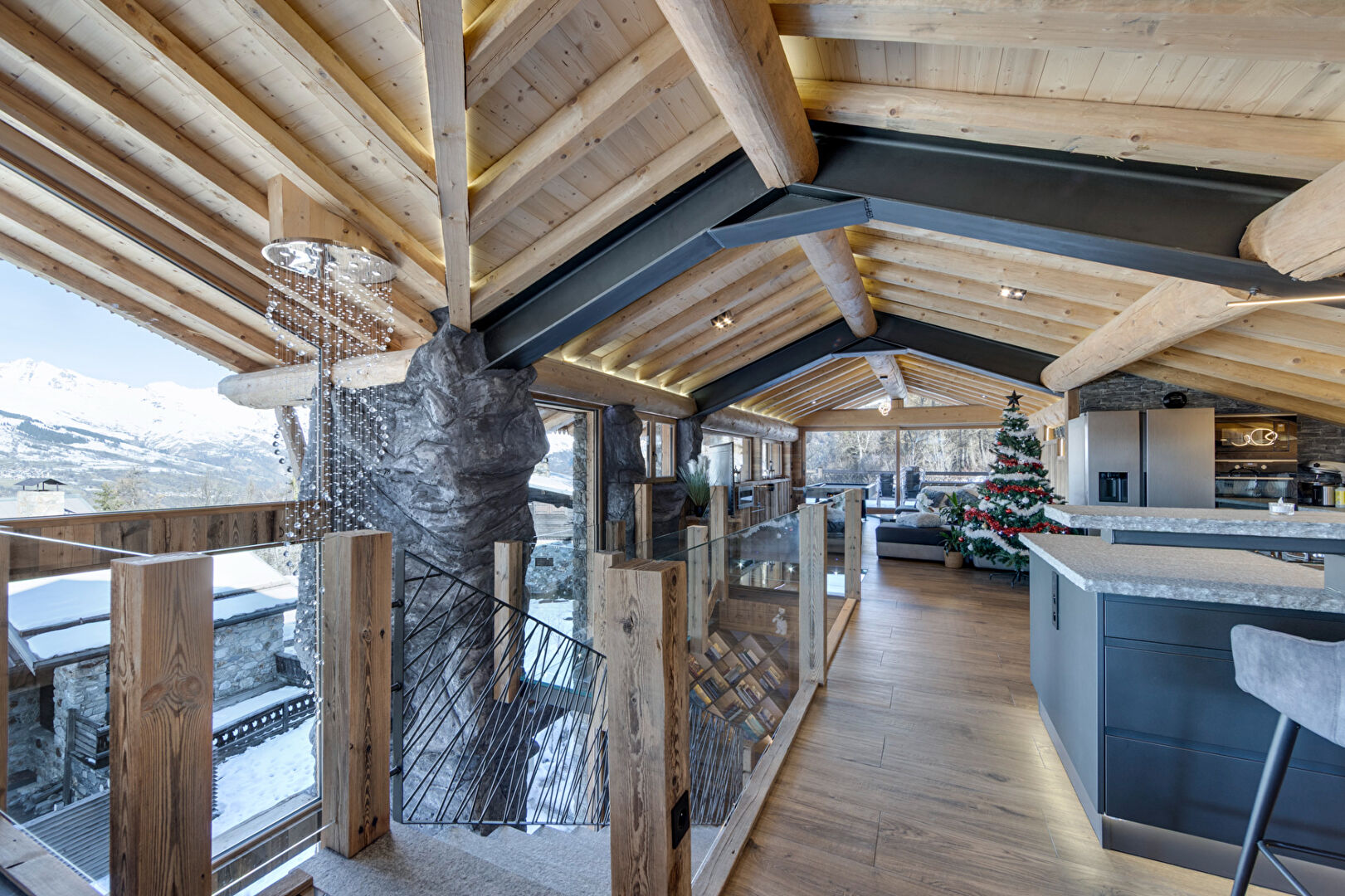 les Arcs, Paradiski chalet for sale - les Arcs | Rare 7-Bedroom Ski-In/Ski-Out Chalet - gallery image 2