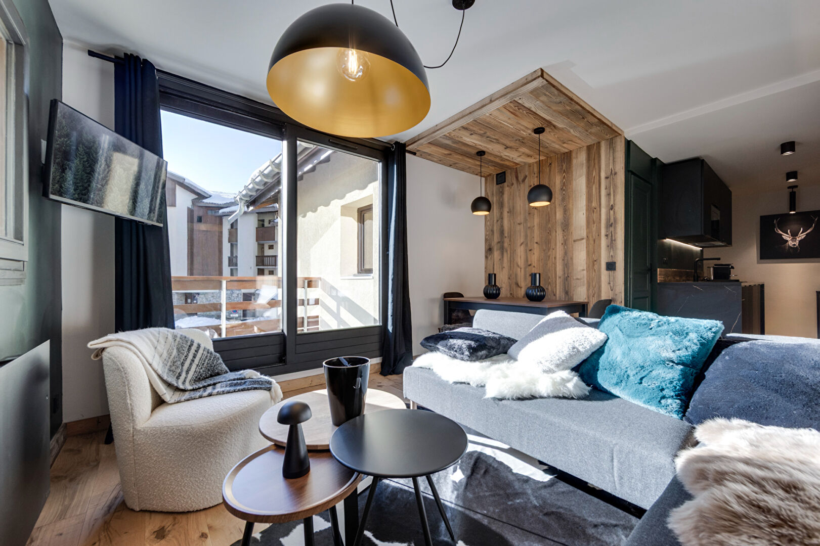 Val d Isere, Espace Killy apartment for sale - Val d Isere | Renovated 2-Bedroom Apartment with South-east-facing Balcony