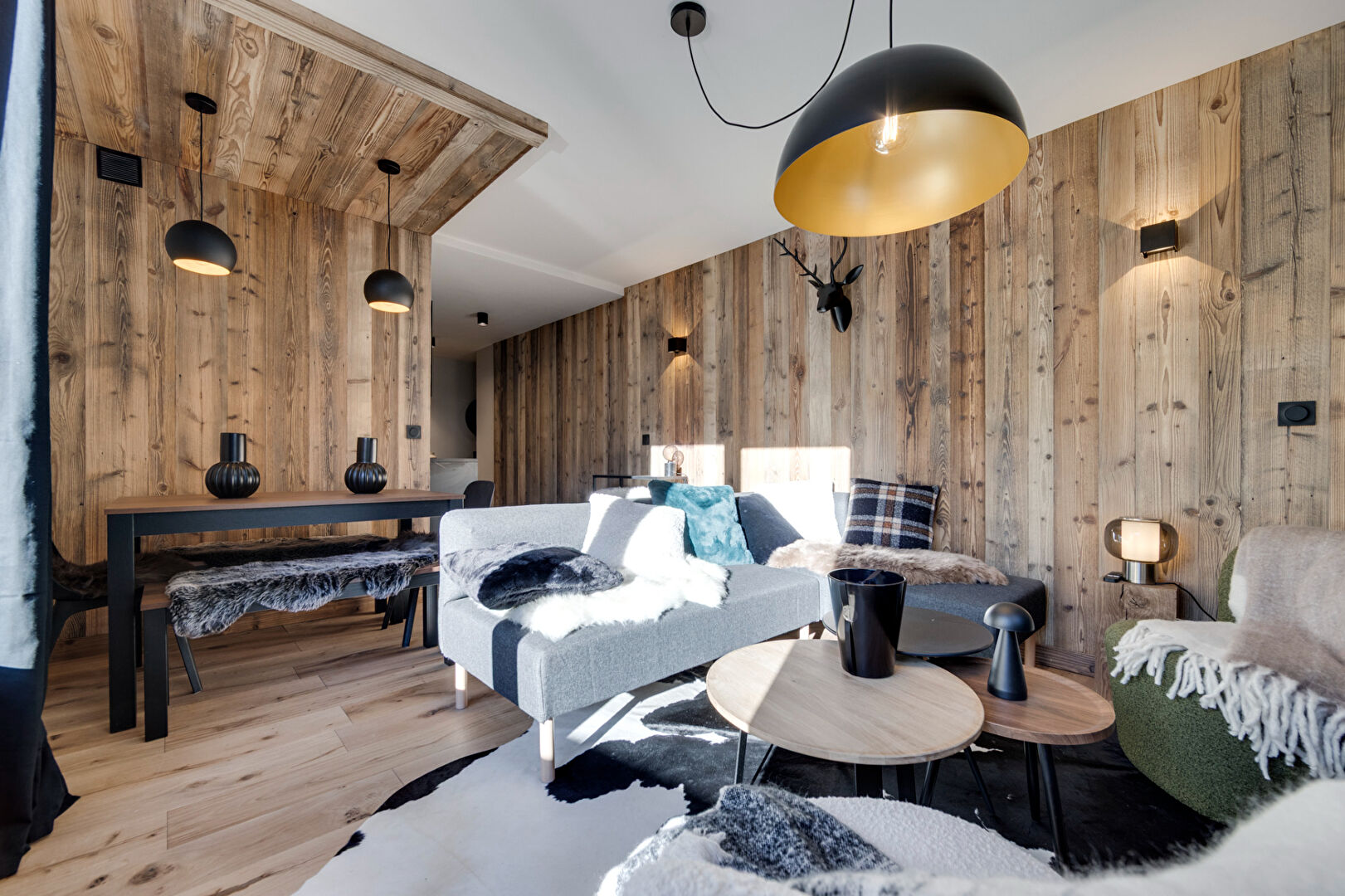 Val d Isere, Espace Killy apartment for sale - Val d Isere | Renovated 2-Bedroom Apartment with South-east-facing Balcony - gallery image 2