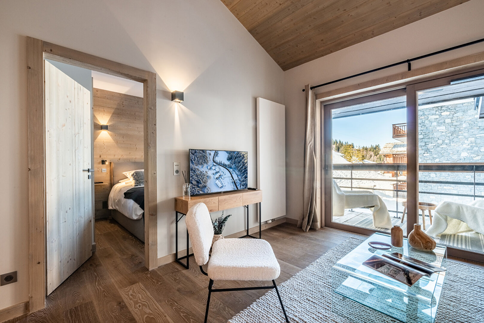 Courchevel, Les 3 Vallées apartment for sale - Courchevel | 1-Bedroom Apartment in Resort Centre - gallery image 2