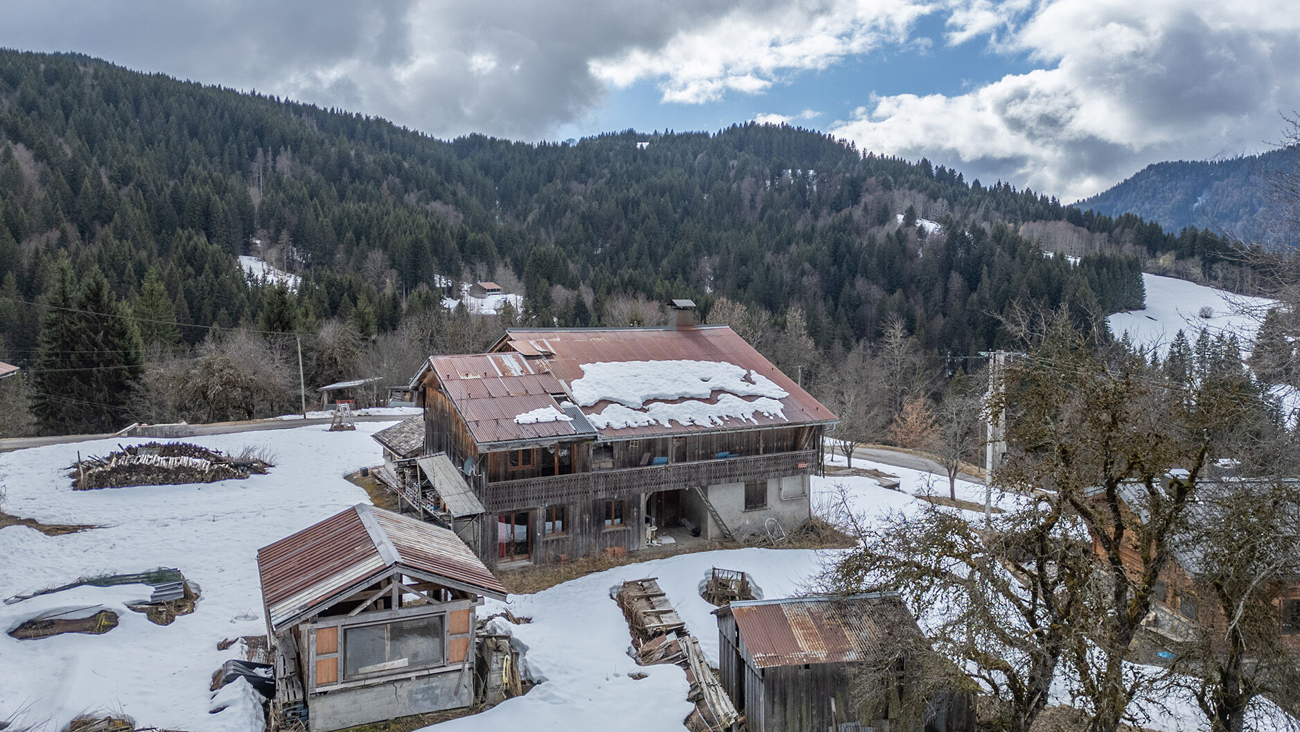 Les Gets, Les Portes du Soleil chalet for sale - les Gets | Rare Chalet with Panoramic Mountain Views - gallery image 2
