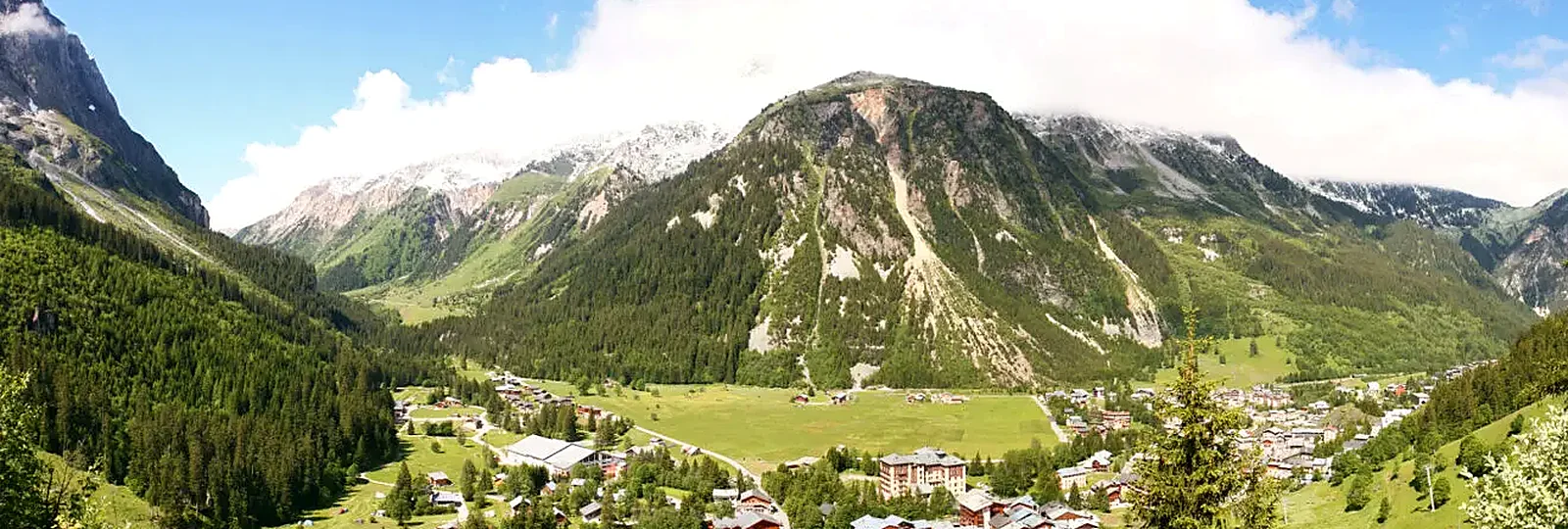Pralognan-la-Vanoise mountain village and Alpine valley