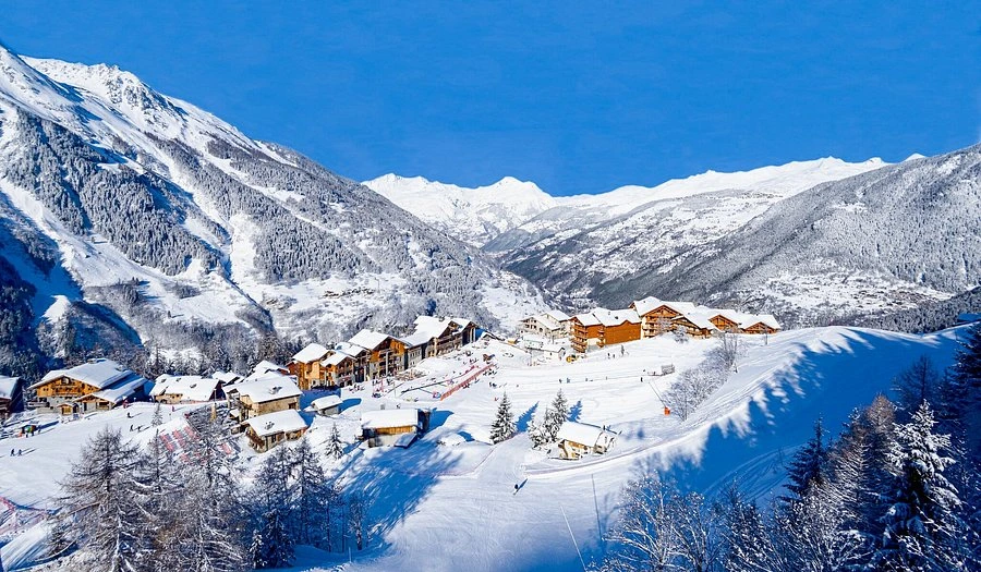 Snow-covered chalets and ski slopes in Sainte-Foy-Tarentaise