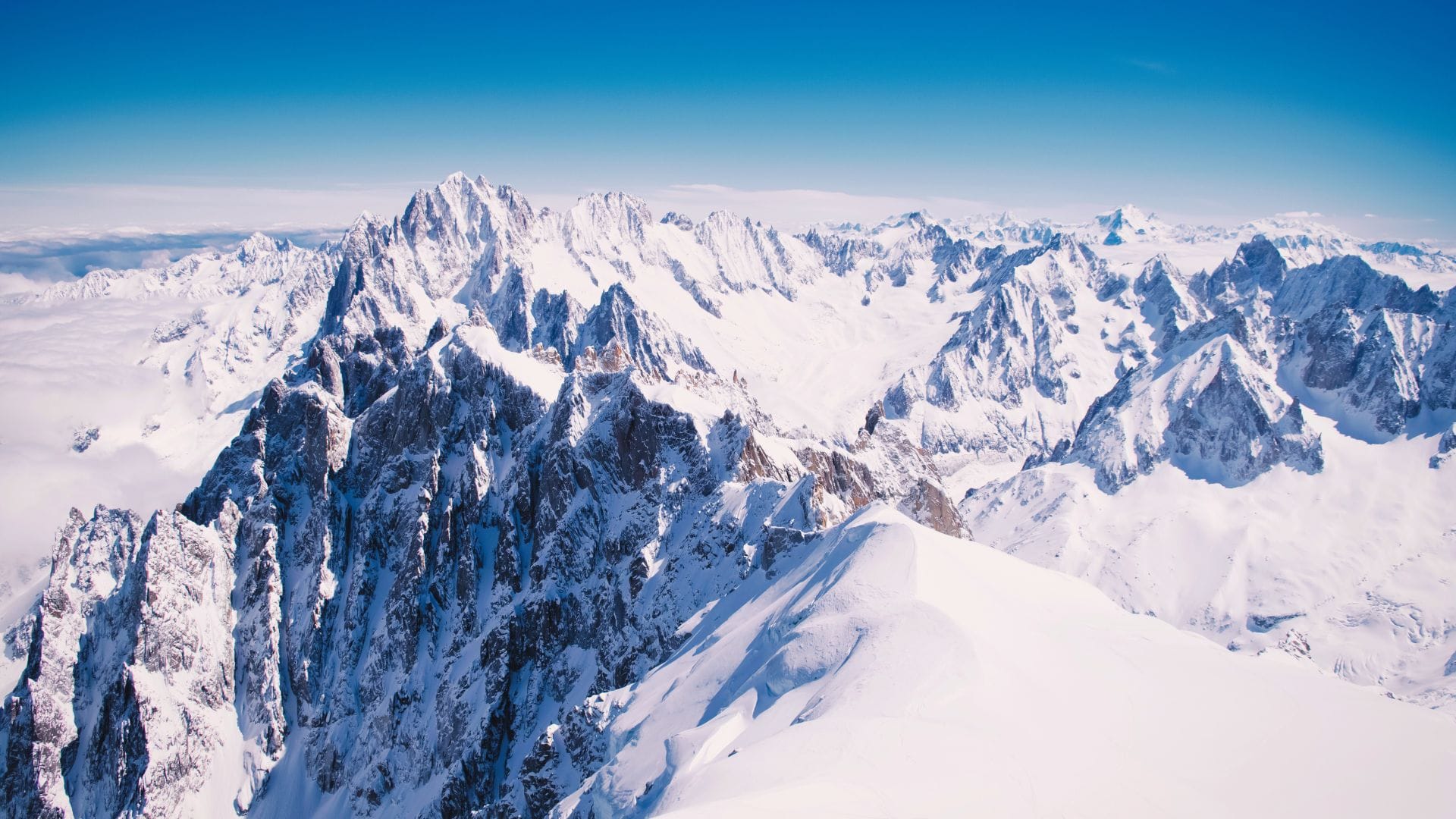 chamonix property ultra trail mont blanc 2026 - Chamonix: A Magnet for Ultra-Trail Runners and Property Seekers in 2026
