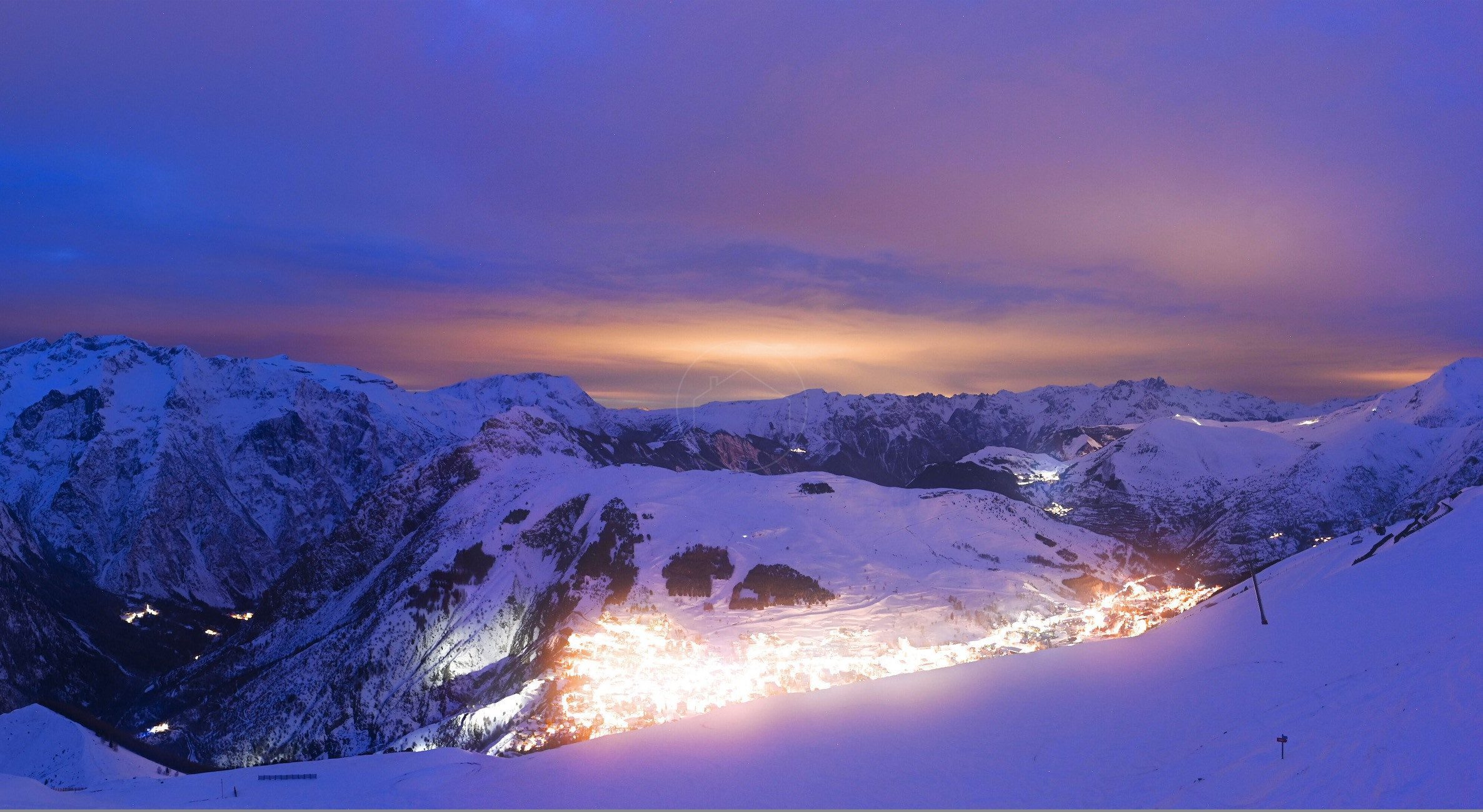 Find your perfect ski home in Les Deux Alpes with properties selected by Domosno for their charm and potential.