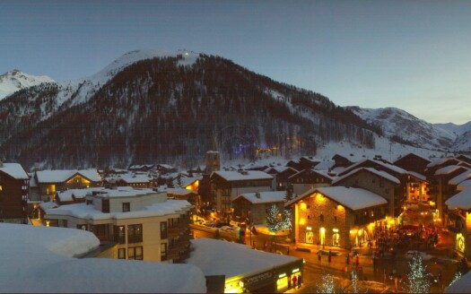 Val d'Isère village domosno property for sale