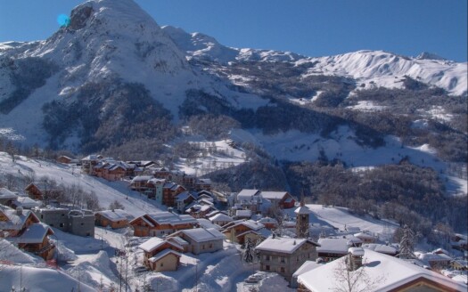 Ski Resort Showdown: Saint Martin de Belleville vs Courchevel