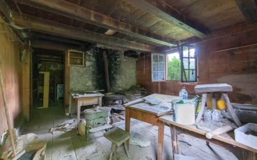 Essert-Romand  | Authentic Mountain Pasture Barn – Graydon