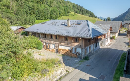 Saint-Jean-d’Aulps Calme | Traditional Semi-detached Farm House – With Garden