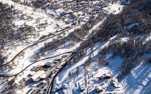 Meribel Au dessus du Raffort | Charming Renovated Mountain Cottage In The Heart Of Nature