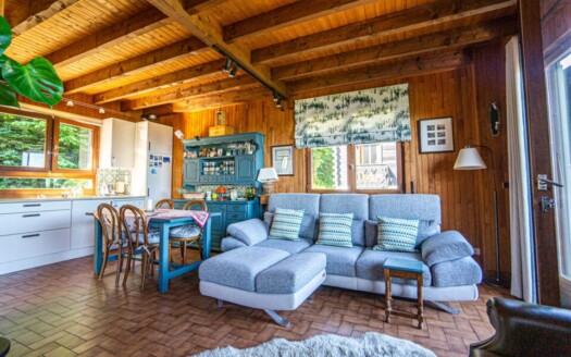 2303 | Thollon‑les‑Mémises – 3‑bedroom chalet with garage, balconies, lake and mountain views