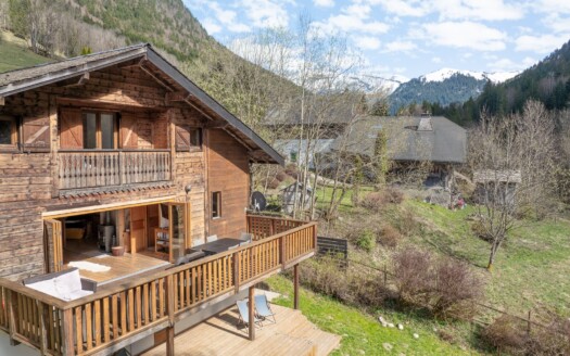Morzine Vallée de la manche | Authentic 4-bedroom Chalet – Close To Ski Lifts