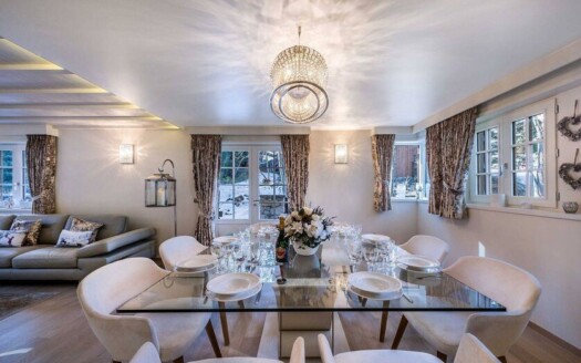Courchevel Moriond  | Magnificent Chalet – Ski In, Ski Out