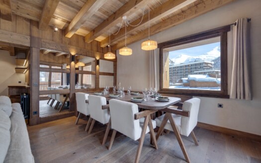 Val-d’Isère  | 3-bedroom Apartment + Mountain Corner – High Quality Renovation