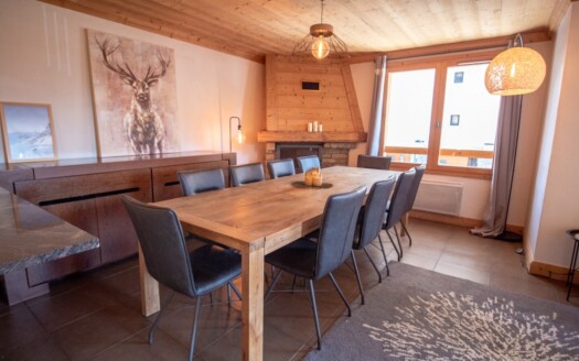 Val Thorens  | 6 Rooms Apartment – Resort Center Ski-in/ski-out