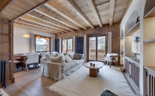 Val-d’Isère  | 3-bedroom Apartment + Mountain Corner – High Quality Renovation
