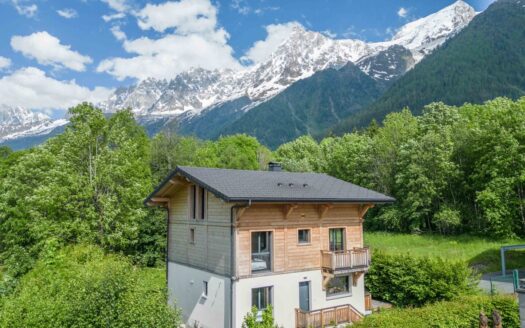 Les Houches Les Granges | 8-bedroom Chalet In “les Granges” Area