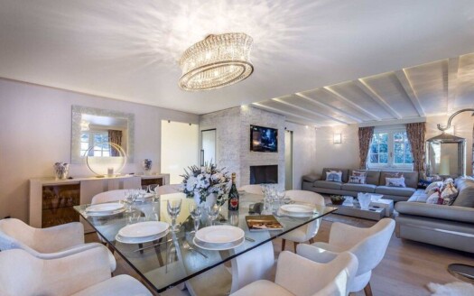 Courchevel Moriond  | Magnificent Chalet – Ski In, Ski Out