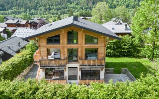 Les Houches Les Granges | 8-bedroom Chalet In “les Granges” Area