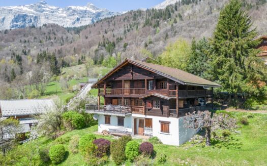 Chamonix-Mont-Blanc  | Charming Farmhouse In Pays Servoz