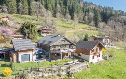 Saint-Jean-d’Aulps  | Traditional 3 Bedroom Chalet – With Garden